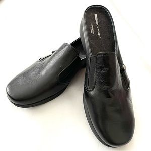 Rockport black leather slip on mules size 10